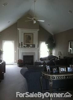 Great Room : Large great room 28'3"X15'10" 16ft. cathedral ceiling