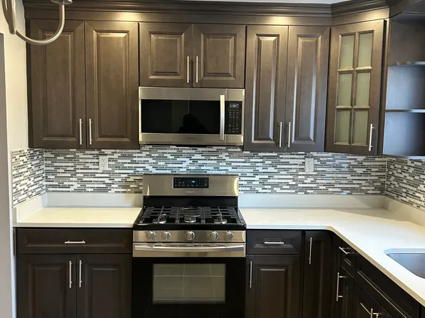 942 East 85th Street image 3 of 12