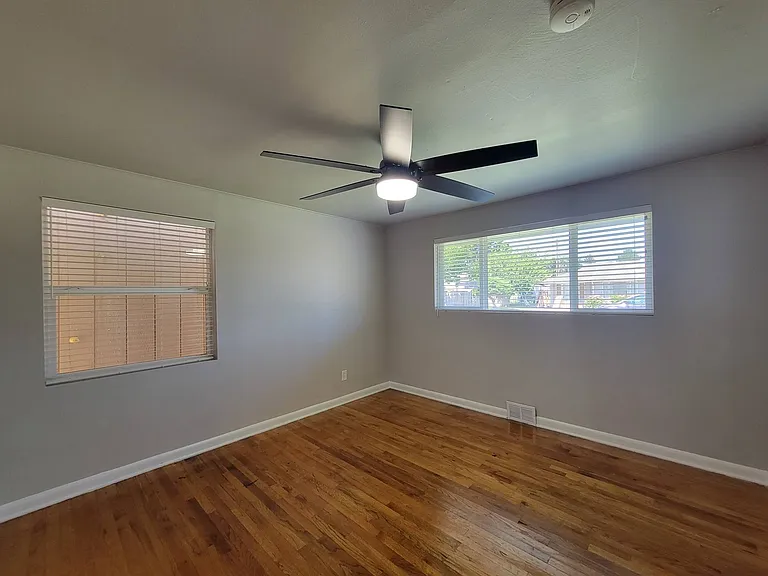 425 W 12th Ave — Photo 10