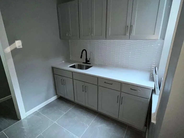 759 Highland Ave #11H — Photo 2
