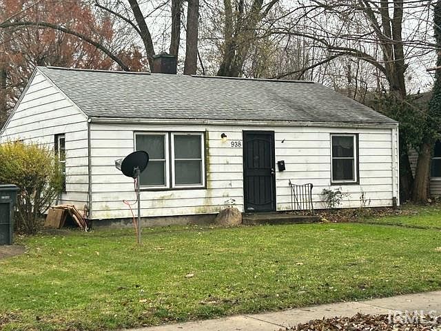 2nd image of 938 Roosevelt St