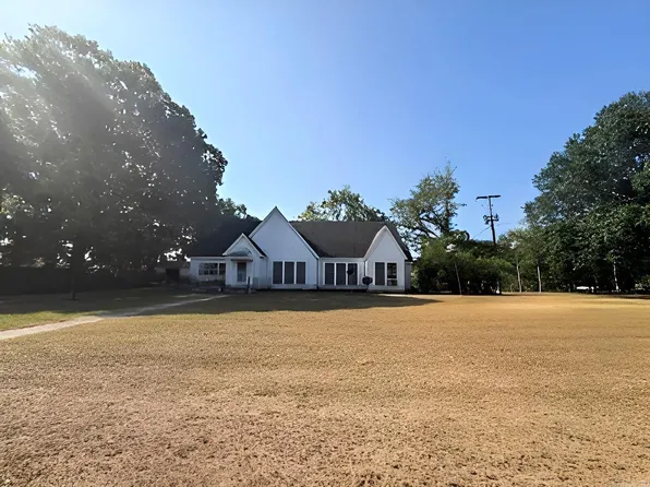131 W 1st St, Junction City, AR 71749