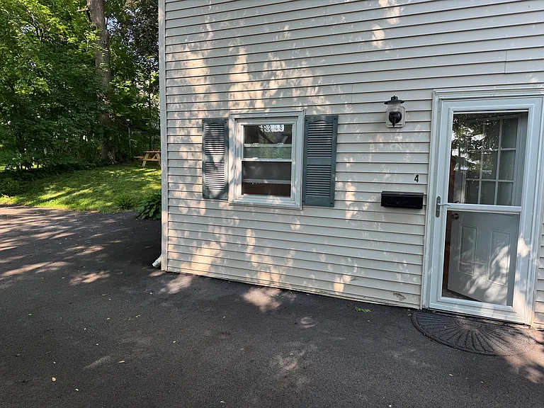 140 Howard St — Photo 8