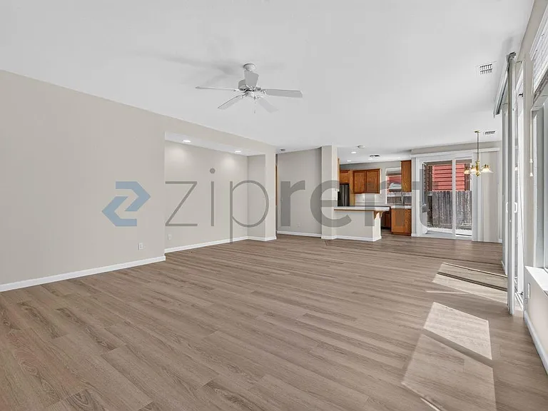 166 Barcelona Dr — Photo 16
