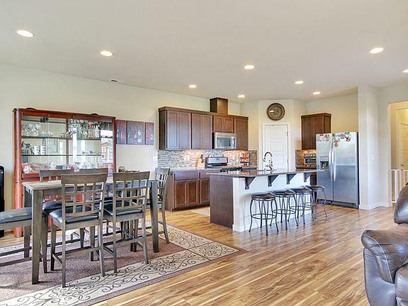 3rd image of 11642 175th St E