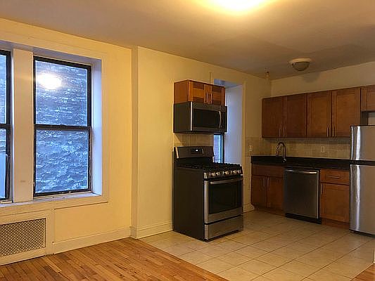 2nd image of 551 W 172nd St #1B