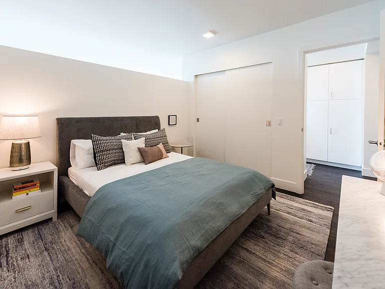 Cora Queen Anne — Photo 17