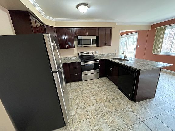 2nd image of 27935 Larkmoor St