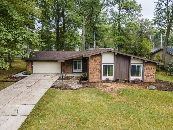 1632 Benham Dr, Fort Wayne, IN 46815