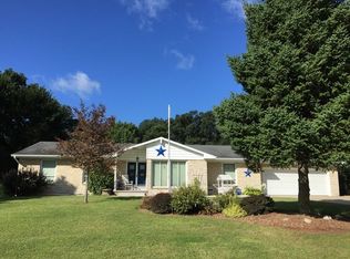 1739 Valley View Dr, Dixon, IL 61021