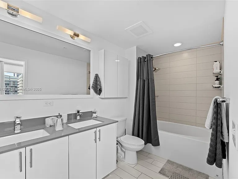 999 SW 1st Ave #3304 — Photo 3
