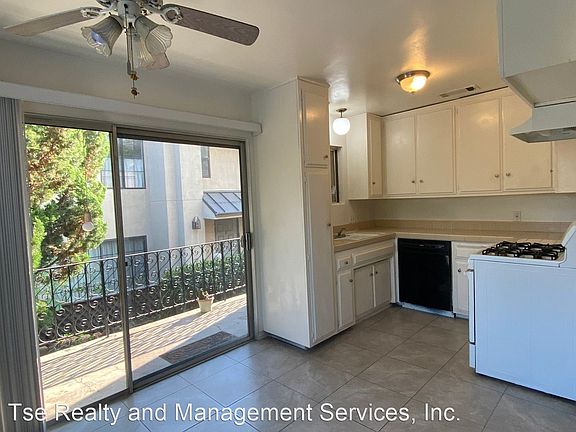 3rd image of 815 Magnolia Ave APT 4