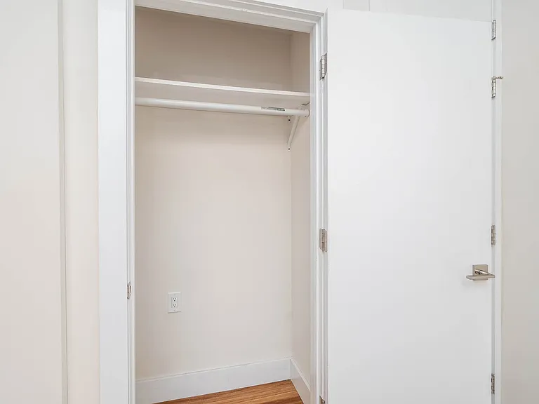 300 Market St #402 — Photo 13