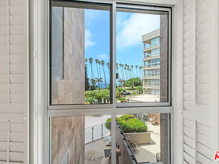 515 Ocean Ave #402S — Photo 45