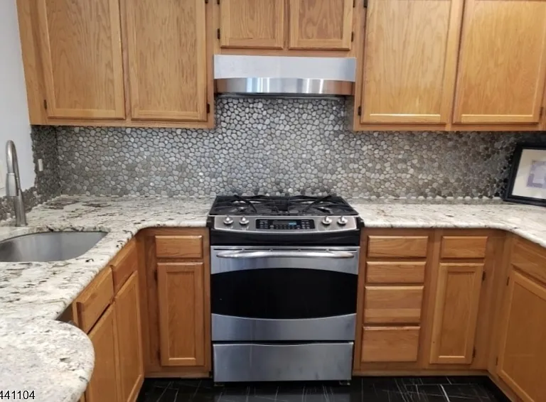 511 Chatfield Dr — Photo 3