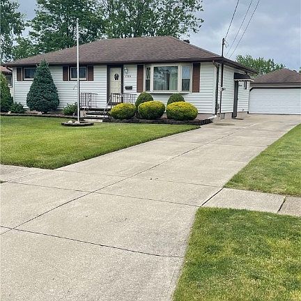 2nd image of 1709 W 26th St