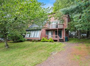 7646 Rainbow Dr, Tobyhanna, PA 18466