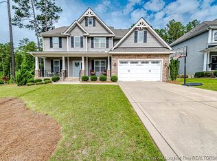 51 Valley Brook Ln, Spring Lake, NC 28390