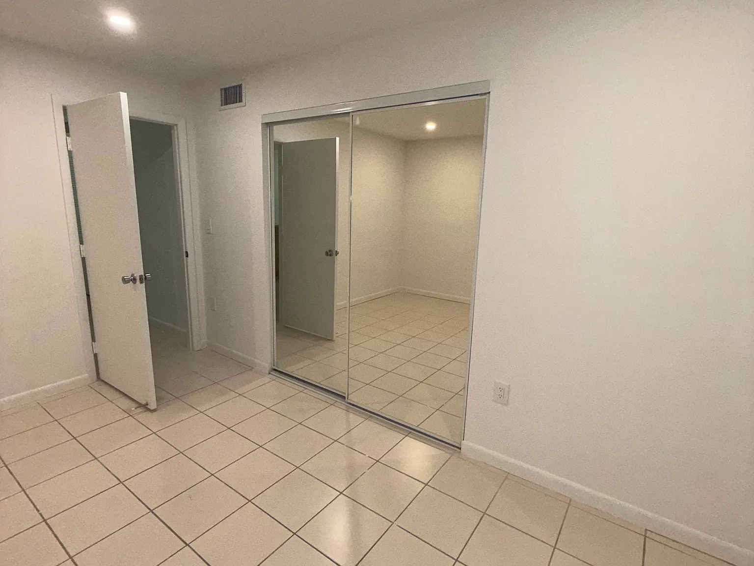 2 bed, 2117 sqft, $3,750 — Photo 3