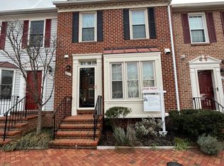 2111 N Tazewell Ct, Arlington, VA 22207