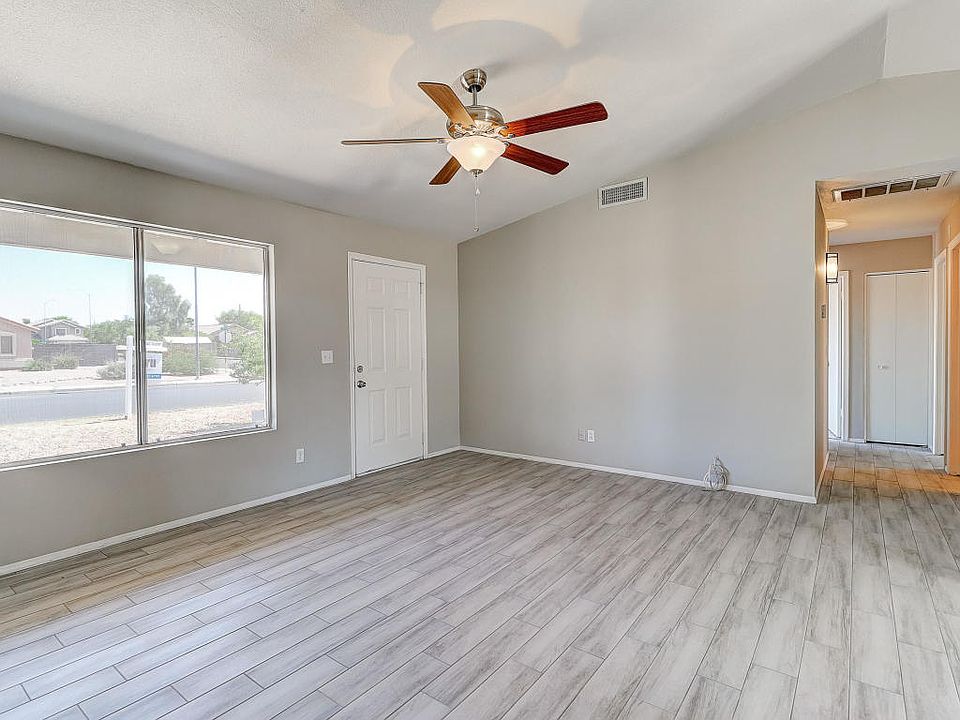 1st image of 430 N 95th Pl