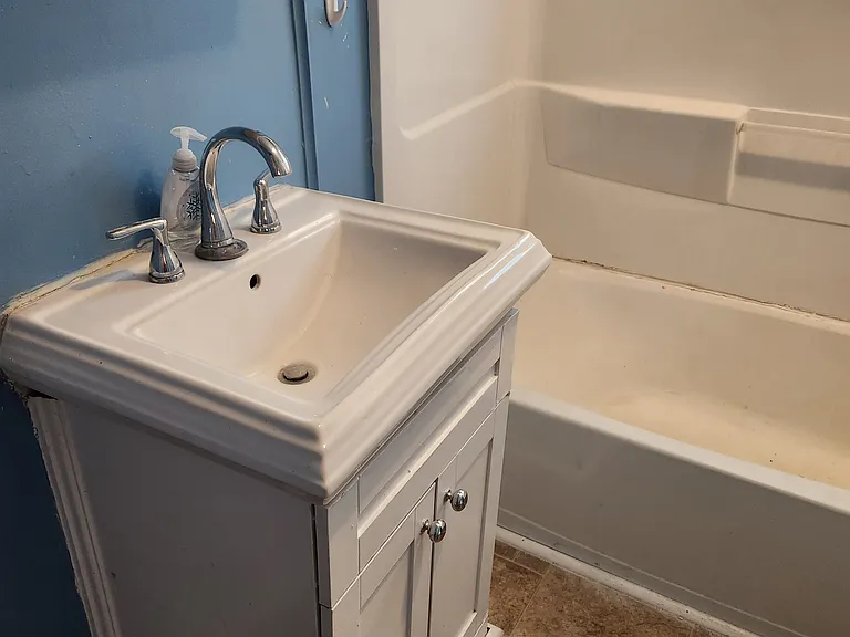 229 Porter Ave — Photo 6
