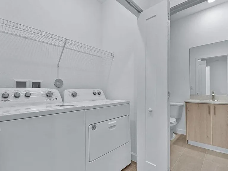 4074 Highland Oaks Dr — Photo 12