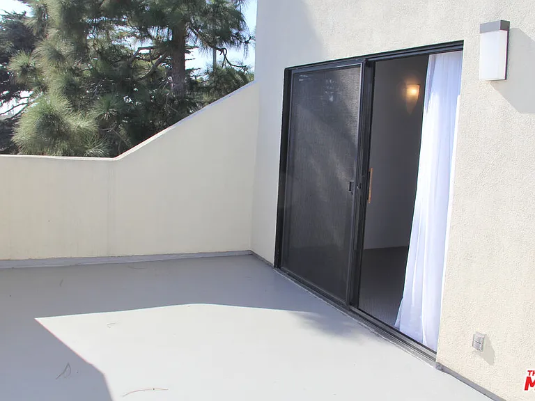 802 Washington Ave — Photo 16