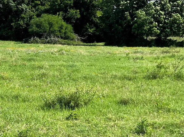 399 Prune Rd, La Grange, TX 78945