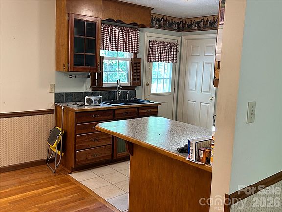 5th image of 2758 McNeelly Dr