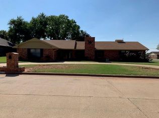 200 Randolph Rd, Clinton, OK 73601