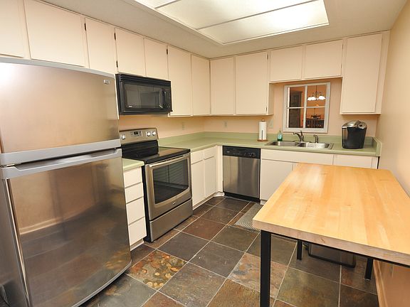 4th image of 4771 Eagle Crest Dr APT 4