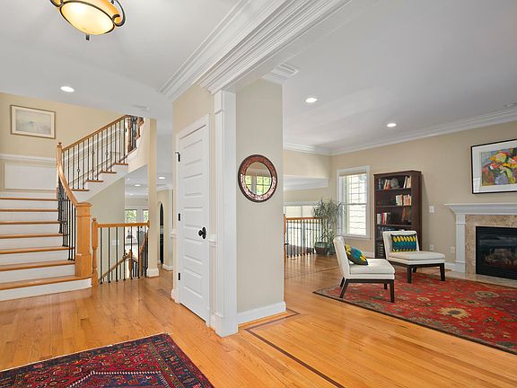 4th image of 306B Pine St
