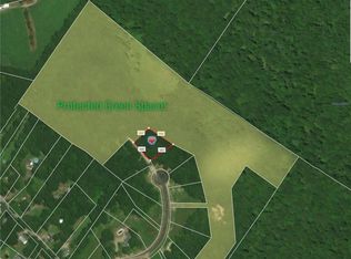 21 Stonehouse Dr, Moosup, CT 06354