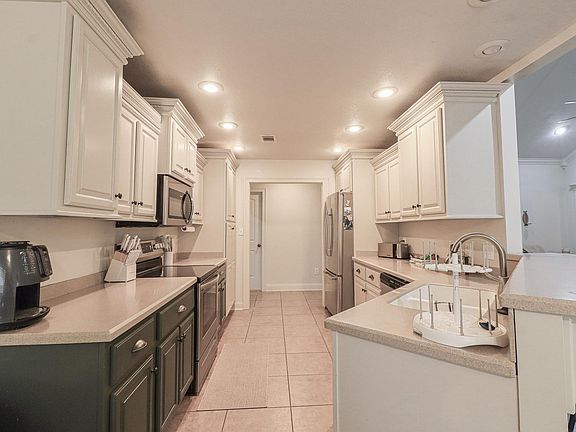 5th image of 4801 Thistle Way