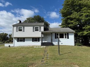 7 Norwood St, Kilmarnock, VA 22482