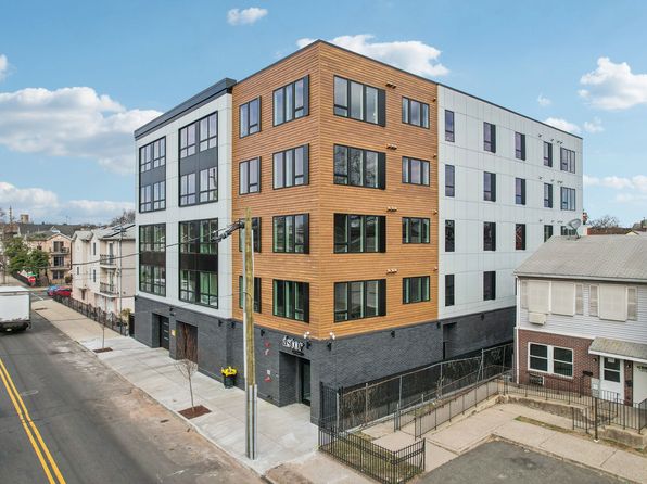 64 Emmet St #207