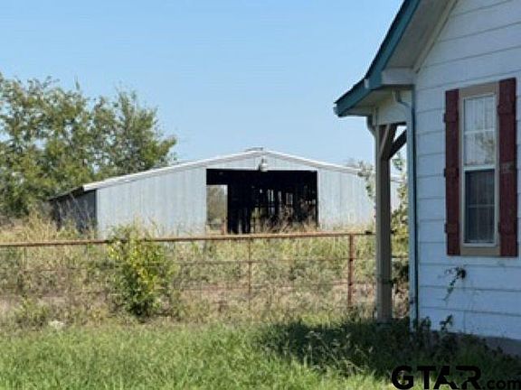 4th image of 261 County Rd #4528