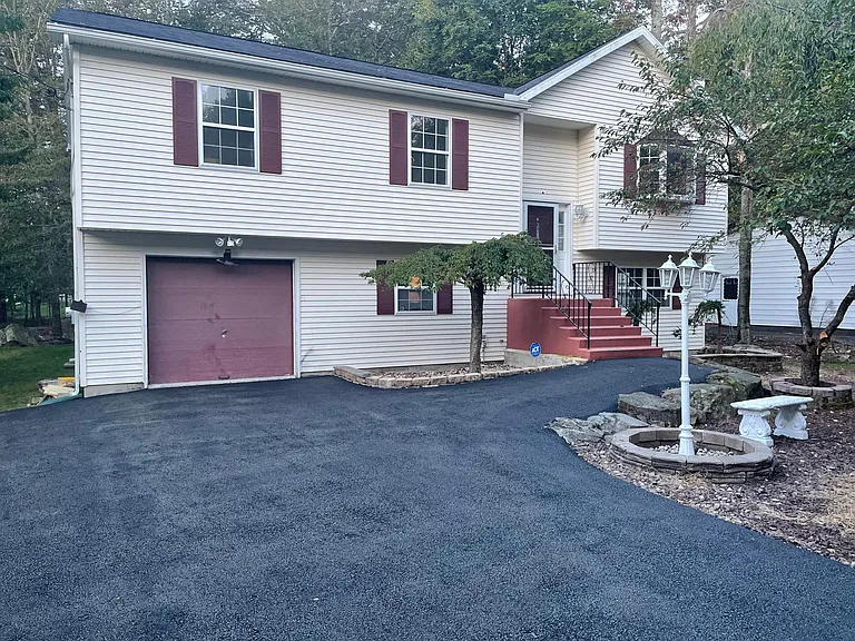 2830 Fairhaven Dr — Photo 2