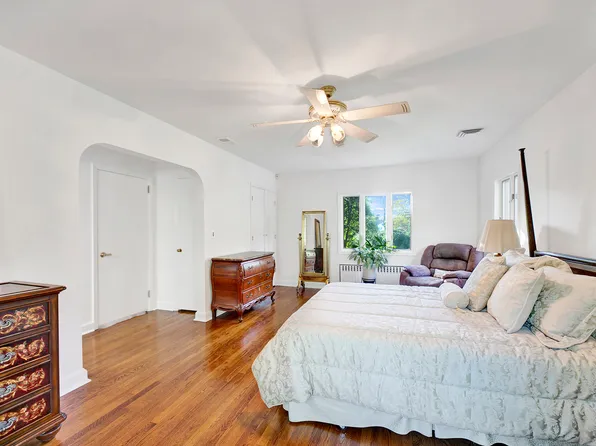 125 Bertha Place image 15 of 24