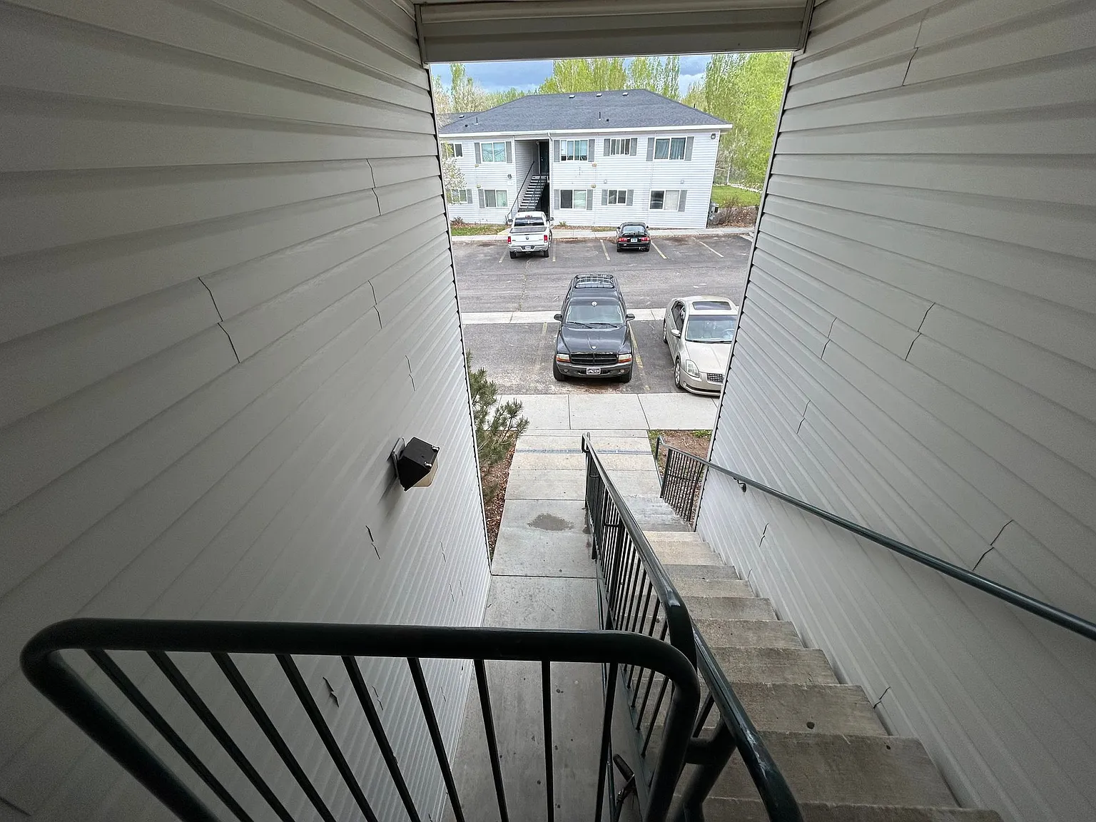 Riverton Apartments — Photo 1