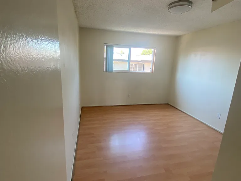 Second bedroom.