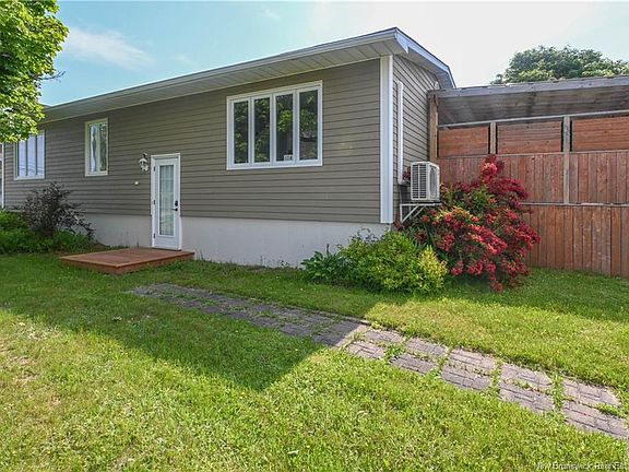 5th image of 174 Bellefeuille St