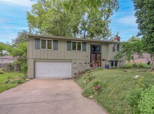10622 W 90th St, Overland Park, KS 66214