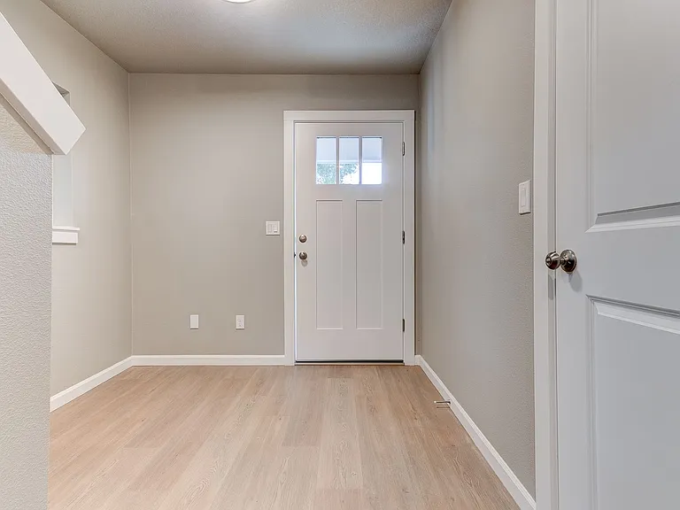 Air Conditioning! Beautiful Newer Construction Home! 3 Master Bedrooms! — Photo 15