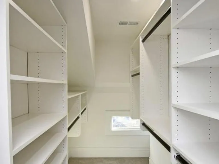 216 E 8th St #2 — Photo 21