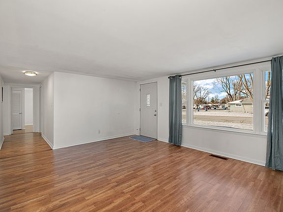 3rd image of 42 Hanson Dr