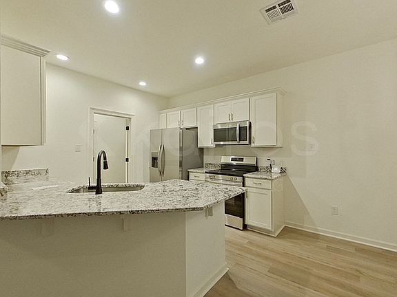 4th image of 318 Peppercorn Way