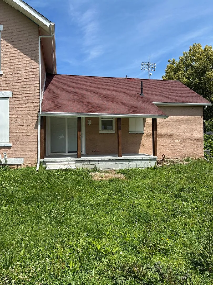 2400 Oberlin Ave — Photo 4