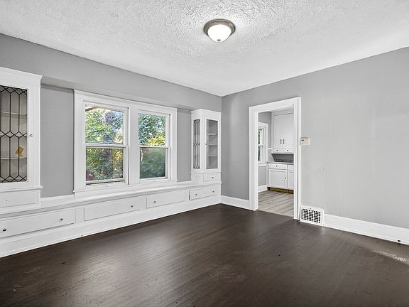 5th image of 11617 Forest Ave #1